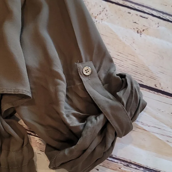 Olive green zip up shirt/jacket type - Picture 7 of 10